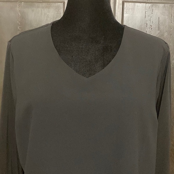 Chico’s Black tunic blouse. Petite size 1 - Picture 4 of 10